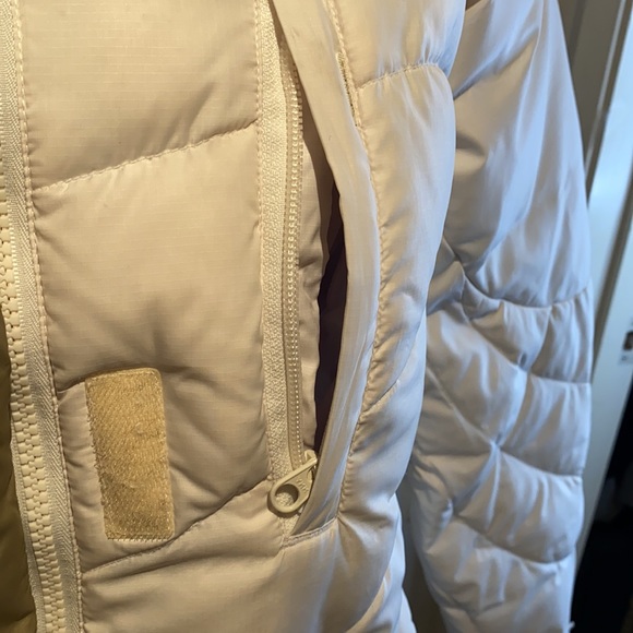 Columbia Cream Down & Feather Jacket Size: Small - Picture 5 of 15